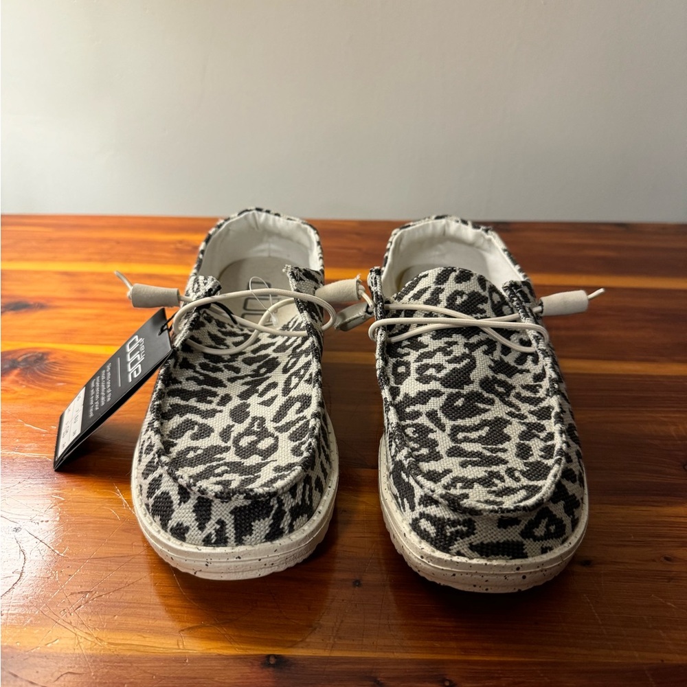 Hey Dude Women's Leopard Print Flats